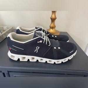 Navy Men’s OnCloud Sneakers